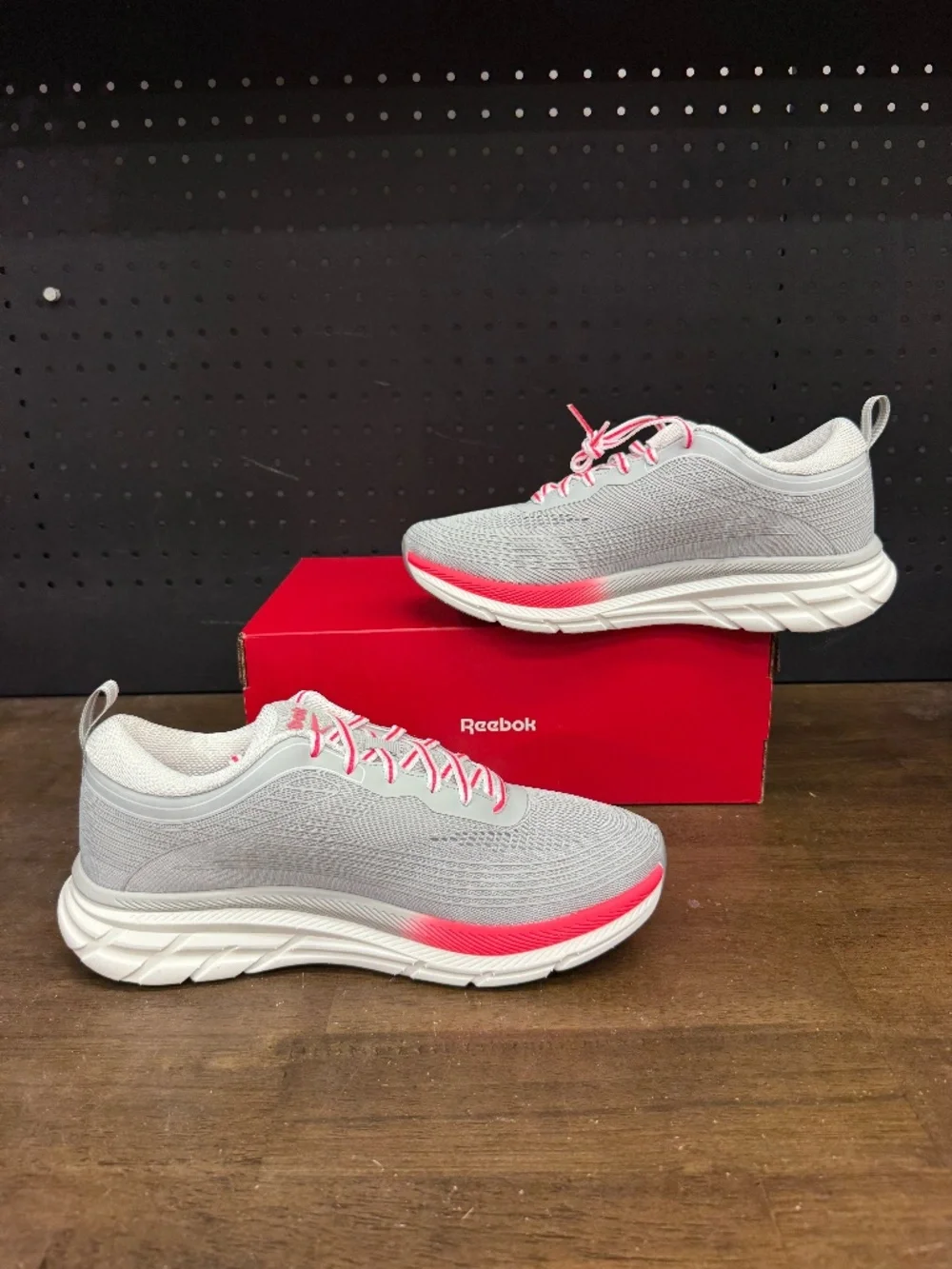 New W/ Box! Women's Reebok Road Strider Grey Hot Pink White Athletic Sneakers